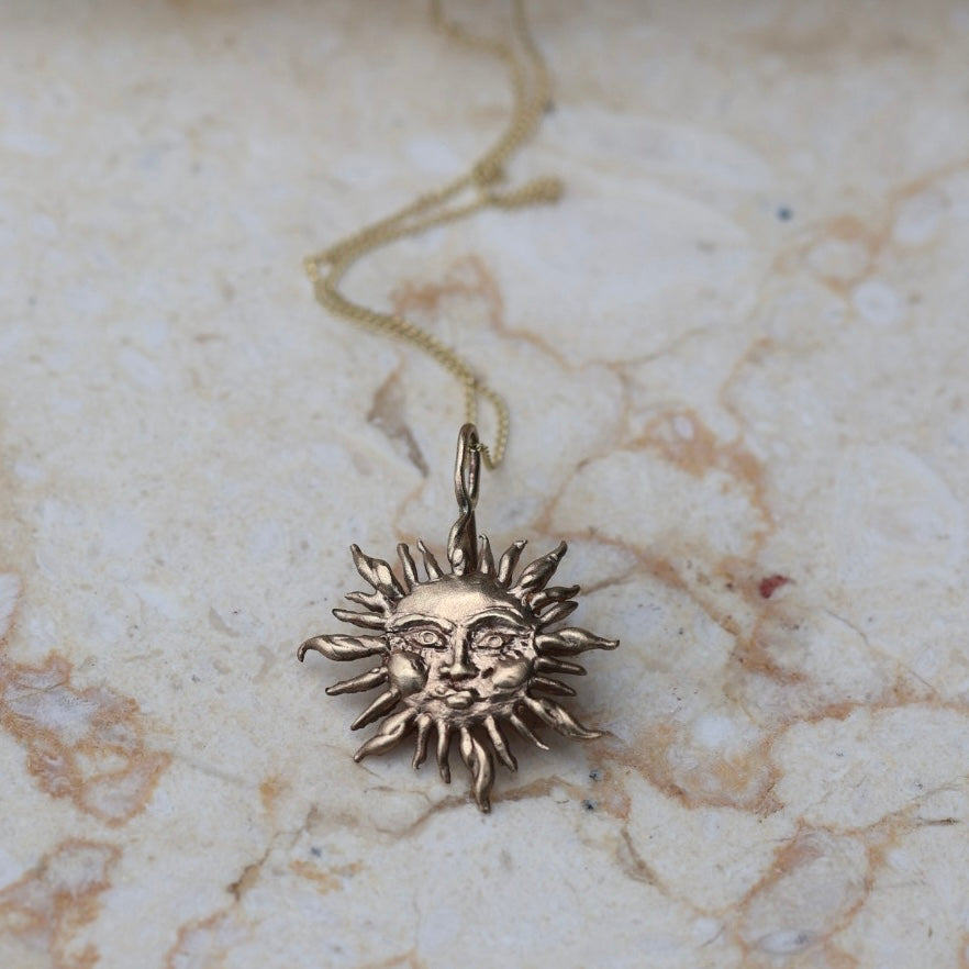 Sol pendant