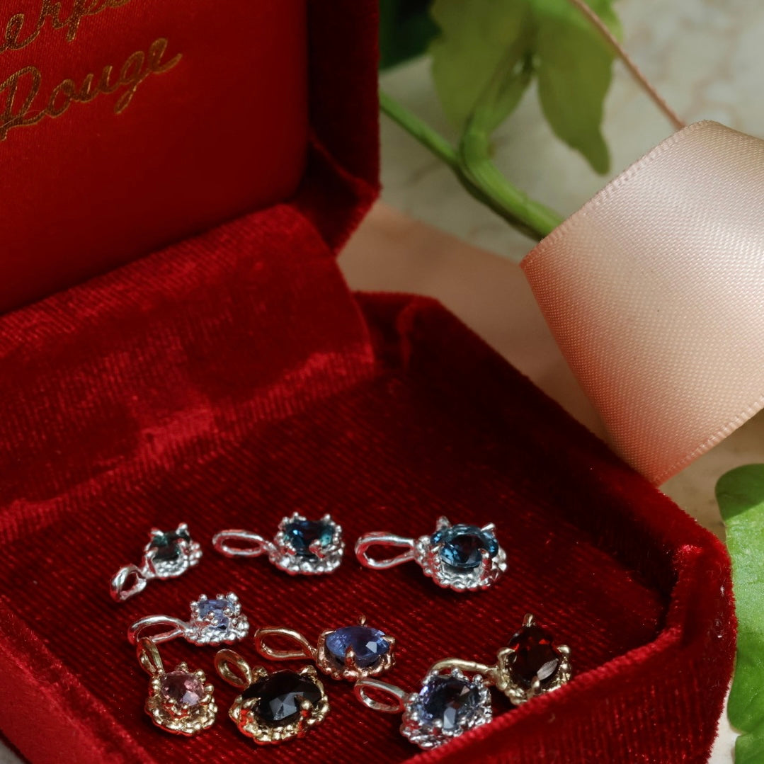 Grape Spinel Divination Pendant